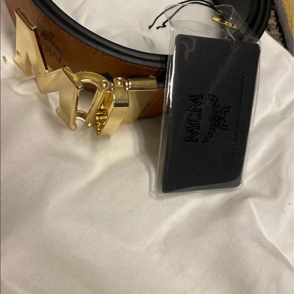 MCM Reversible Belt - Picture 8 of 9